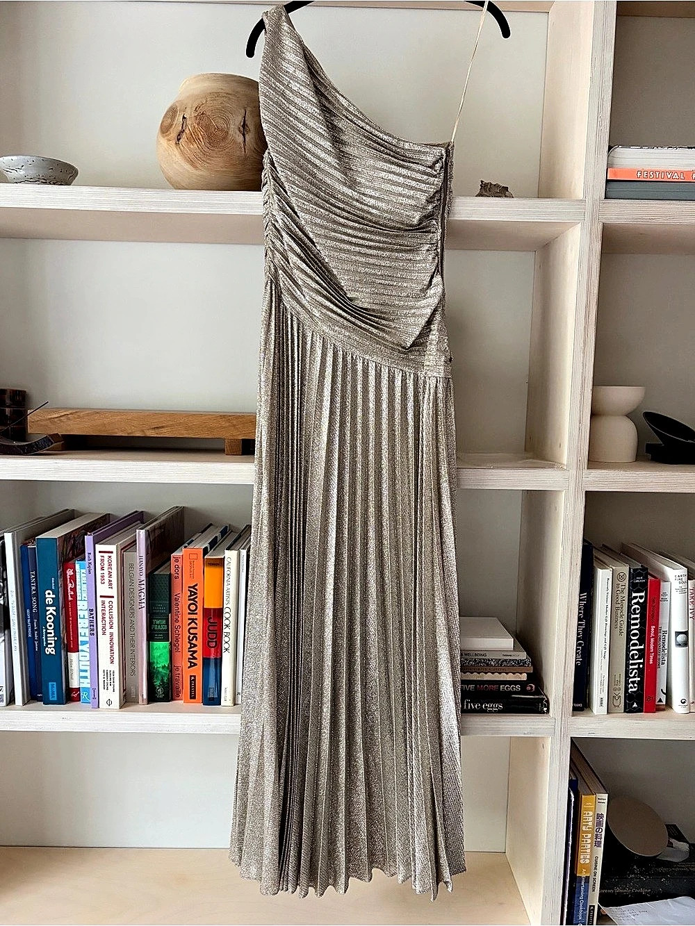 Vintage Glam 70โs Metallic Pleated Maxi Dress